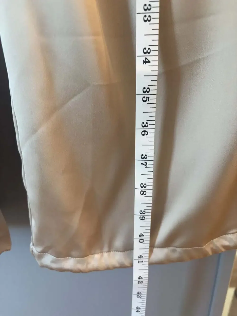 Wide-Leg Mid-Rise Satin Pull-On Cargo Pant - Picture 5 of 10